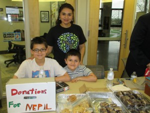Sonia, Alejandro & Amadeo Kincaid raising funds for Nepal